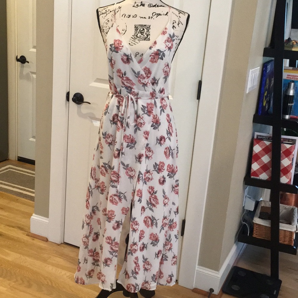 Lucca foral wrap dress size L NWT